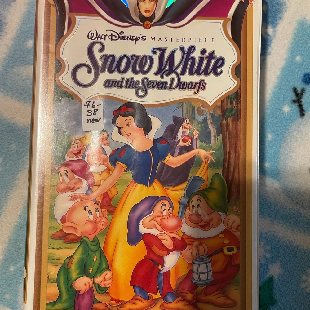 Snow White and the seven dwarfs VHS tape plus Cinderella Lot of 2